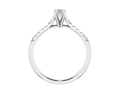 Anillo de compromiso con piedra central y pequeñas piedras incrustadas en la banda