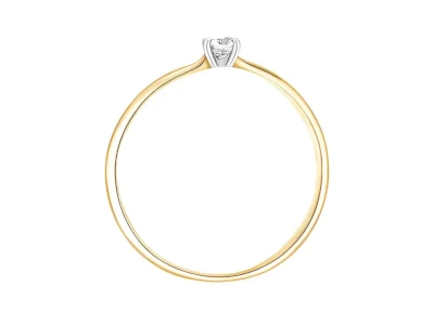 Anillo de oro amarillo con engaste de una piedra en oro blanco